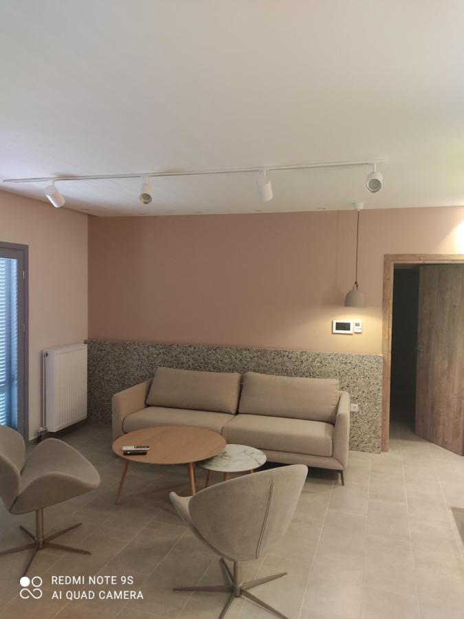 Pink Rose Luxury And Comfort Apartment At The Centre Of Preveza Exterior foto
